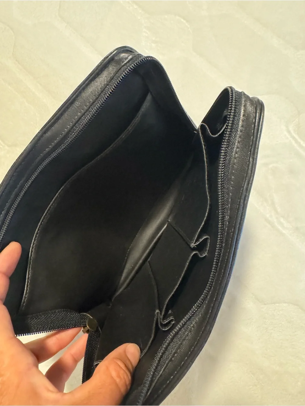 Levenger Black Pebbled Leather Zip Travel Organizer